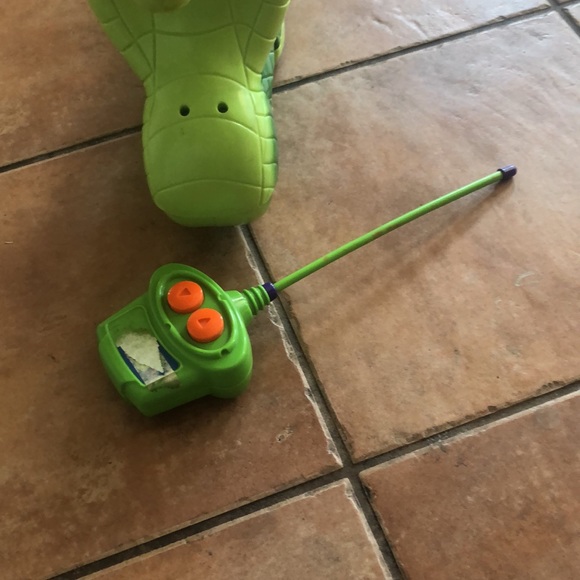 Remote control snake - Picture 3 of 4